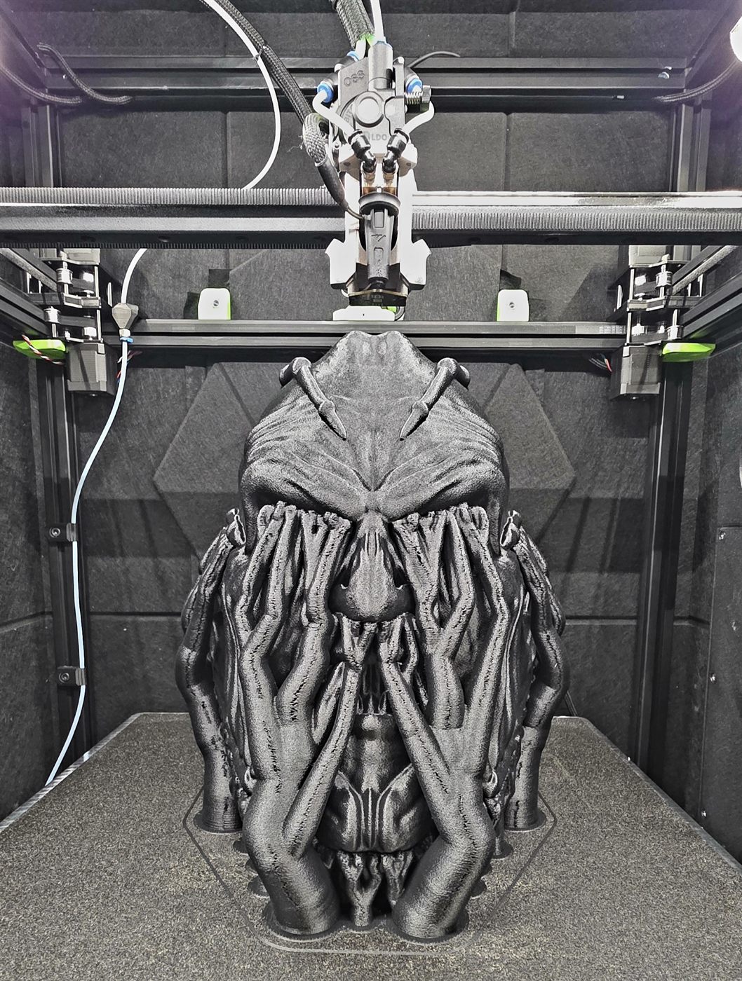 Large format print on the build plate, printed in one piece