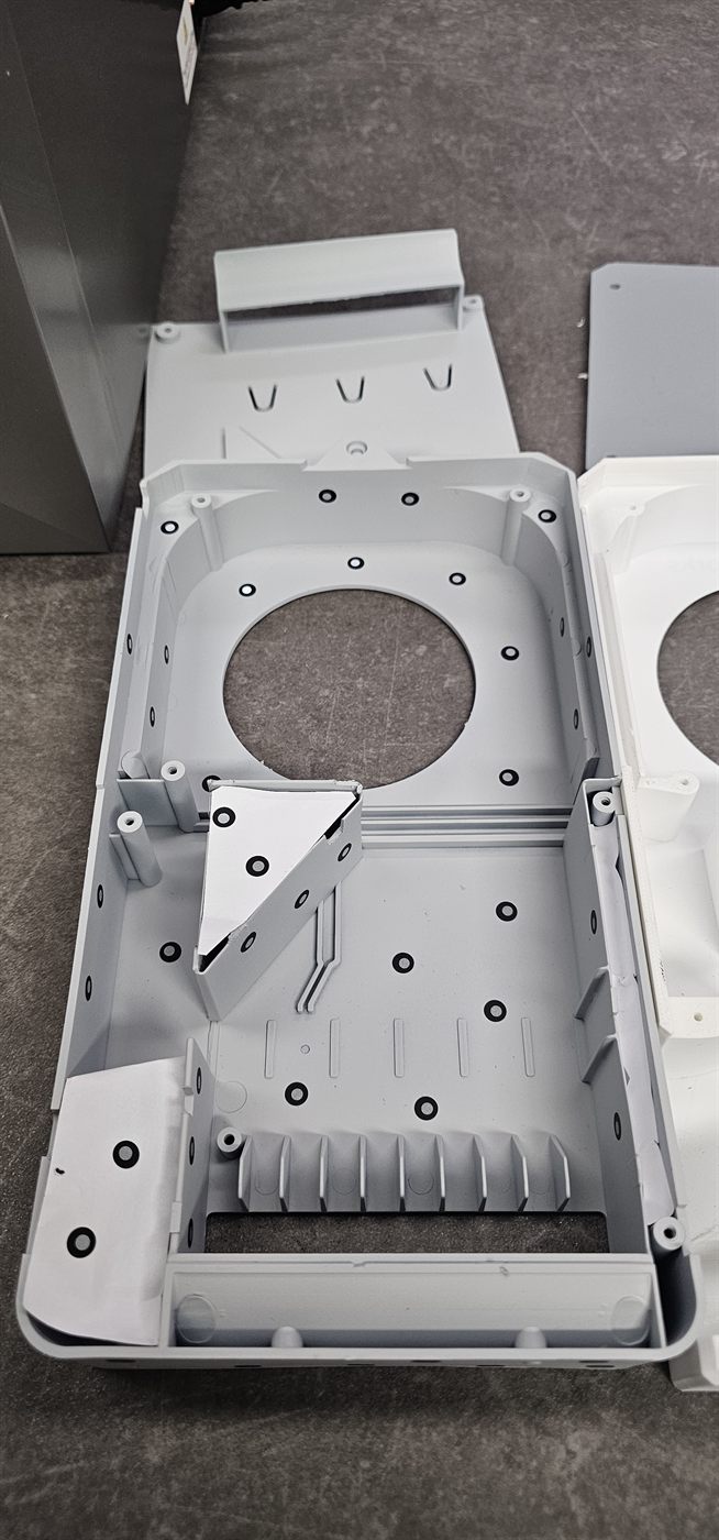 Housing of the original part, laid out for 3D scanning